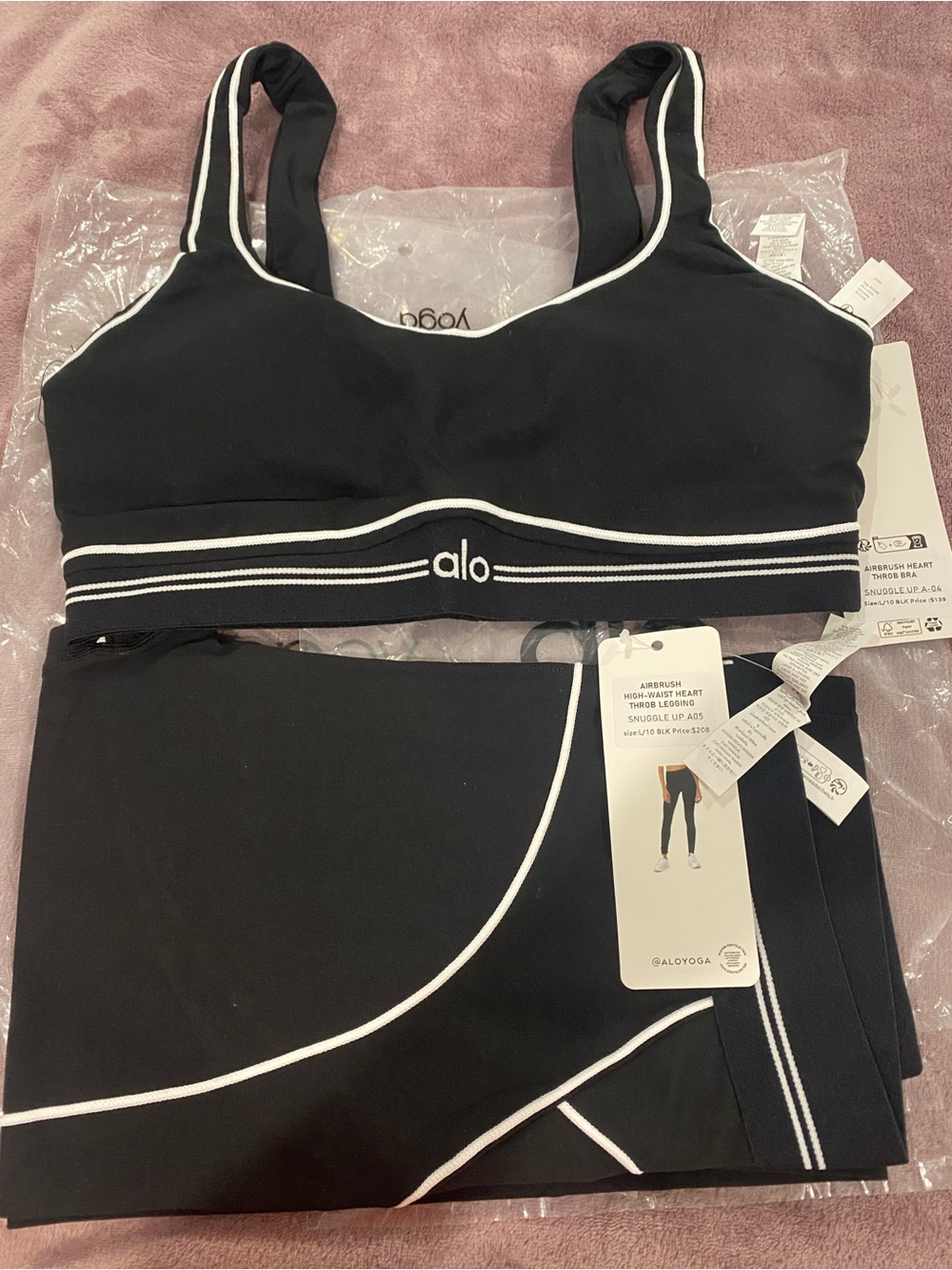 ALO Yoga Airbrush Heart Throb Black Sports Bra and Legging Set